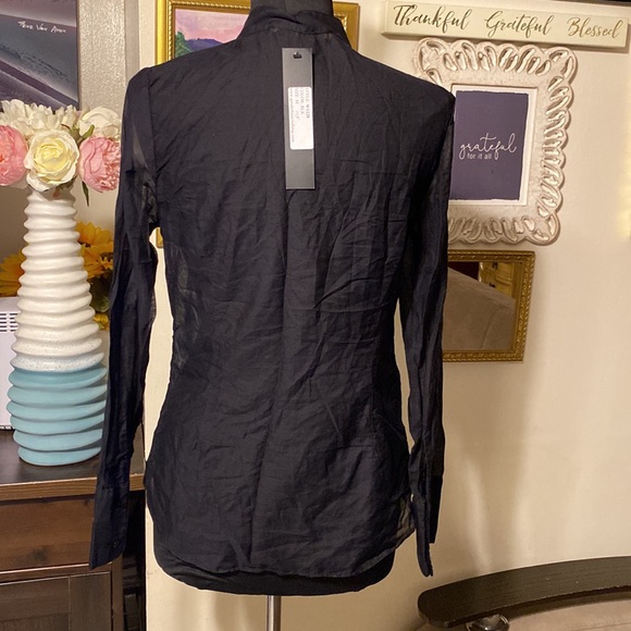 NWT GENDER BIAS WOMEN LIGHTWEIGHT BUTTON DOWN RUFFLED SHIRT SIZE M BLACK COLOR - Picture 4 of 9